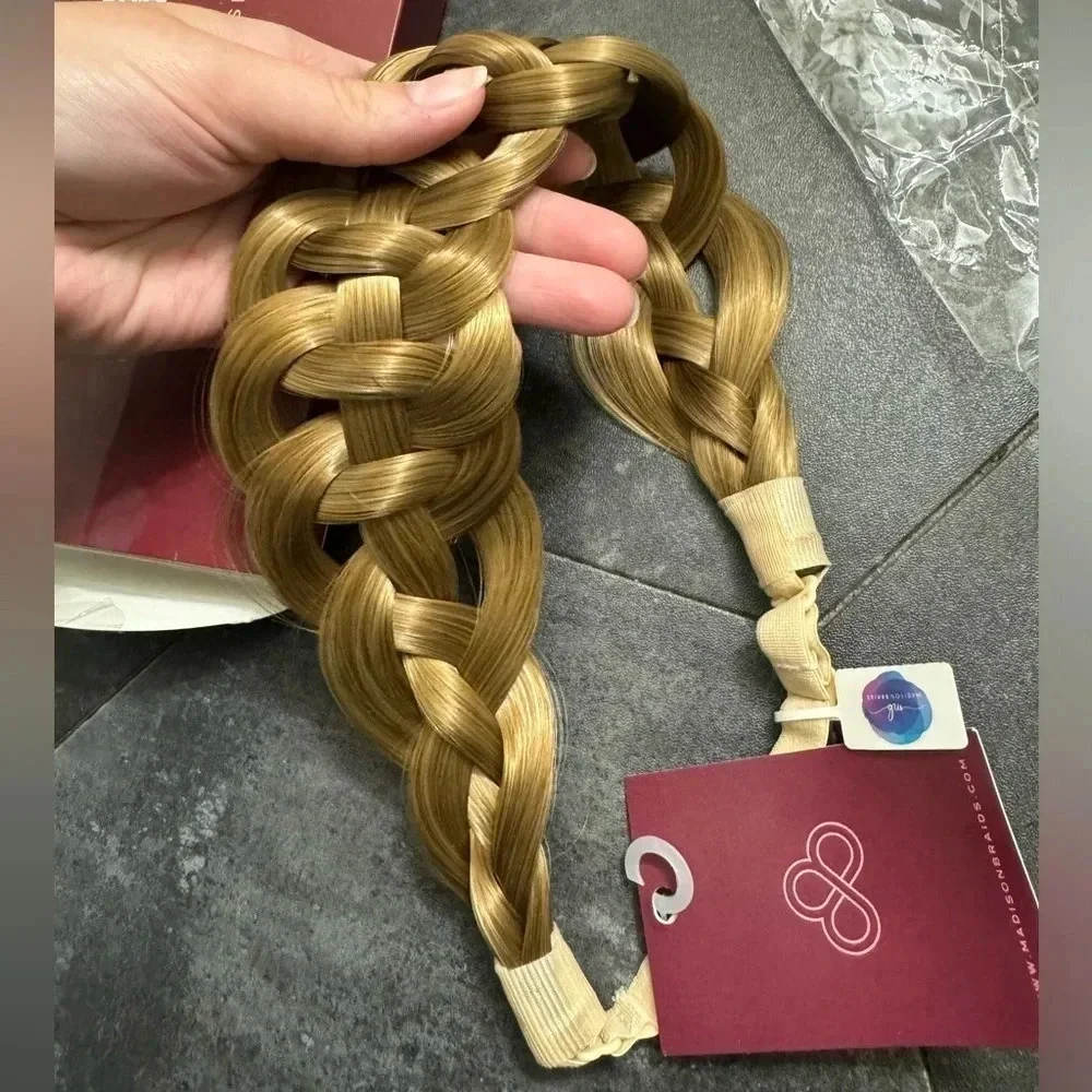Madison Braids Luka Chain headband in dirty blonde